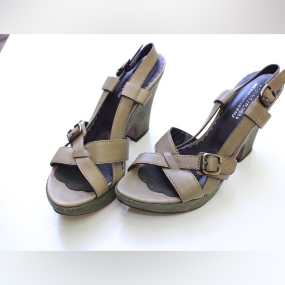 Donald J. Pliner platform sandals